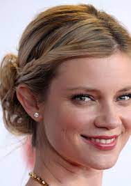 50 Professional Hairstyles For Women To Try