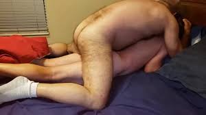 Vater weckt Sohn und züchtet ihn