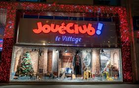 Partout en france, les papas noël verts du secours populaire permettent aux enfants, aux jeunes, aux familles comme aux personnes isolées, de passer de joyeuses fêtes de. Noel 2019 Comment Les Marques Et Distributeurs Innovent