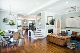 The Nut House Fixer Upper Season 3 Episode 1 Hillsboro Tx Love The Style Livingroomfur Fixer Upper Paint Colors Fixer Upper