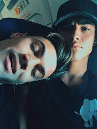 Read dolan twins memes from the story aesthetics and funny pictures. Ethan Dolan On Twitter Airplane Aesthetics I Didn T Have A Girl To Take Goals Photos With So I Used Grayson Https T Co 7jbmuwynfk Twitter