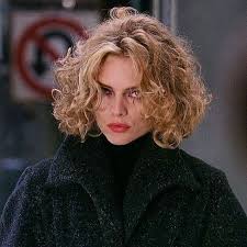The role originally went to annette bening, but her pregnancy forced her to quit the role. Michelle Pfeiffer As Selina Kyle Michelle Pfeiffer Selina Kyle Catwoman