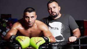 Este próximo 27 de febrero en el hard rock stadium de miami, florida, estaré exponiendo todos mis títulos frente a avni yildirim, menciona el canelo en su publicación en twitter. Avni Yildirim Trainer Joel Diaz Er Ist Kein Roboter Mehr