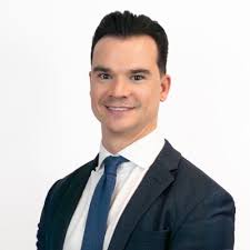 After 7 great years at Deloitte and Teneo, I am happy to share that I have  started a new role in the EY Parthenon LASER team.