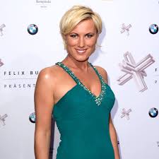 Kamilla senjo erntet für ihren ungestellten post viel lob. Kamilla Senjo Brisant Moderatorin Geht Zu Sat 1 Intouch