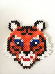 119 Me Gusta 4 Comentarios Angela Awesomeangela13 En Instagram A Couple Rainbow Poo Emoji Perler Bead Keychai Perline Da Stirare Perline Perline Perler