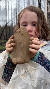 Crystal Rigdon's Instagram, Twitter & Facebook