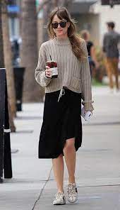Видео dakota johnson street style канала christian grey. Dakota Johnson Style With Her 35 Outfits Outfit Styles