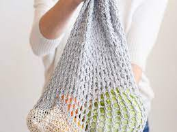 When you need it, just bring it out and it will expand to hold your groceries when making a trip to the market. How To Knit A Market String Bag Mama In A Stitch