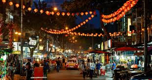 Petaling night market, which is in the center of chinatown, is where you can buy bags, clothes, watches, souvenirs, and many other items at the most affordable prices. What To Do In Kuala Lumpur At Night Top 7 Places To Go At Night In Kl Best Fun Things To Do In Kl At Night Living Nomads