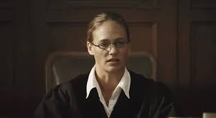 Elle fait ses débuts au cinéma en 2007 dans le film d'horreur metamorphosis à côté de christophe lambert puis une figuration dans keinohrhasen. Keinohrhasen 2007 Movies Outnow
