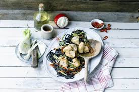 Schwarze Nudeln Mit Skrei Und Julienne Gemuse Rezept Fit For Fun Rezept Rezepte Gefullte Nudeln Gemuse Rezepte