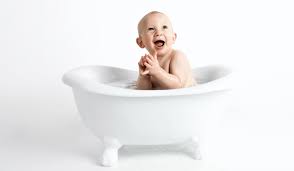 What kind of baby travel baths are there? Baby Bathtub Types Of Bathtubs You Can Carry On Vacations