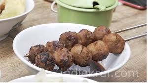 Firecracker lumpia) implies that this lumpia is extra hot and spicy, filled with slices of cabe rawit or bird's eye chili , a small type of chili that is very spicy and much hotter than a common jalapeño. Tongkrongan Kuliner Anyar Di Malang Bakso Bakar Ss Indiekraf Com