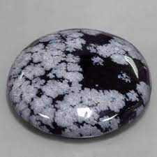 Snowflake Obsidian Is A Natural Volcanic Glass With A White Snowflake Pattern Of The Mineral Cristoba Snowflake Obsidian Stones And Crystals Rocks And Minerals