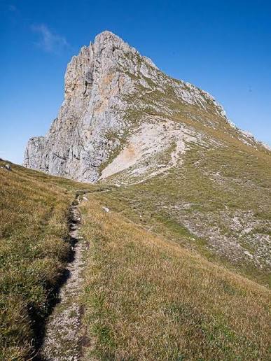 La Grande Moucherolle 2284 m, travers&eacute;e depuis Mauret (Col de l'Arzelier) &ndash; Ch&acirc;teau-Bernard - Sentiers de randonn&eacute;e en pleine Nature