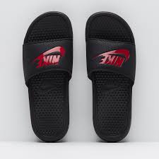 Claquettes Nike Benassi Jdi Noir Chaussures Homme Pro Direct Soccer S'acheter des tongs pour l'été nous parait évident. claquettes nike benassi jdi noir