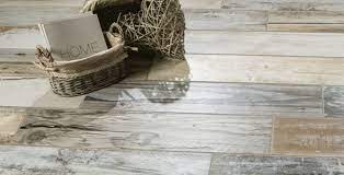 Terrakotta besitzt einen rötlich braunen, bis hin zum gelblichen farbton und lässt sich am leichtesten mit ton vergleichen. Fliesen Im Landhausstil L Fliesen Kemmler