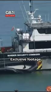 📰 Smuggling gangs intensify Channel crossing operations with 700 migrants  in latest attempt Smuggling gangs have escalated Channel crossing  operations, with approximately 700 migrants attempting the dangerous  journey across the French coast