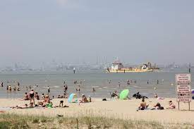 Le manoir de la plage, au cœur de la normandie, entre honfleur et deauville. Honfleur La Plage Du Butin Obtient Cette Annee Encore Le Label Pavillon Bleu Le Pays D Auge