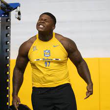 After starting out 2018 toward the back of the pitt rotation, playing behind shane roy, amir watts and. Jaylen Twyman Shines At Pitt Pro Day Tops Aaron Donald With 40 Bench Press Reps Cardiac Hill