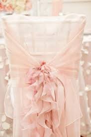 De nombreuses housses peuvent être utilisées à des fins multiples. On Vous Presente La Housse De Chaise Mariage En 53 Photos Pastel Wedding Wedding Chairs Blush Pink Weddings