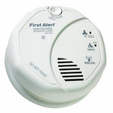 This first alert carbon monoxide detector has a digital display that features a peak reading since the last reset. First Alert Sco501cn 3st Wireless Smoke And Carbon Monoxide Alarm Smoke Alert Home Fire Safety