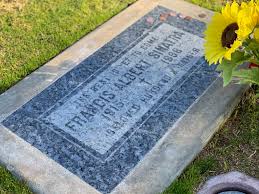 Tmz obtained a letter sent from a company called the golden casket which was sent to zsa zsa last friday. How To See Frank Sinatra S Grave How To See Sonny Bono S Grave Palm Springs Traveller