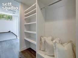This house has been listed on redfin since may 22, 2019 and is currently priced at $715. 4908 Strass Austin Tx 78731 Minimalistisch Ankleidezimmer Austin Von Sett Studio Houzz