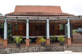 Wayang merupakan salah satu bentuk akulturasi budaya betawi dengan budaya jawa dan sunda. Melestarikan Ornamen Betawi Di Rumah Anda