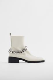 Tweedehands guess enkellaarzen met hoge korting op united wardrobe. Pt Podobie Da Vidish Enkellaarsjes Met Ketting Garydhenry Com