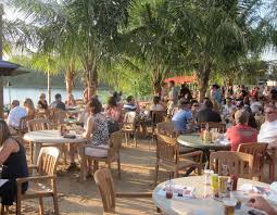 A Tropical Getaway Right Here In Grand Rapids Grpulse Com Grand Rapids Restaurants Grand Rapids Tropical Getaways