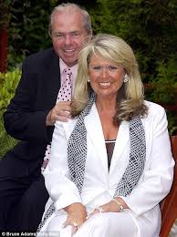 This time les & roy are discussing their honeymoons. Les Dawson S Widow Tracy Questioned Over Alleged 5 Figure Benefits Fraud Daily Mail Online