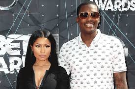 Their ongoing feud spilled into the social media realm on wednesday (feb. Nicki Minaj And Meek Mill Are Both Schmoopy Spin