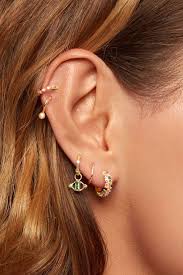 During that time, any bacteria (germs) that enter the wound can lead to infection. How To Take Out Starter Earrings And Piercing Jewelry At Home 2021