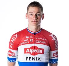 In de heuvelachtige finale van de eerste etappe in de ronde van zwitserland konden we voor het eerst de verhoudingen tussen michael matthews, mathieu van der poel en julian alaphilippe zien. Dubbelslag Voor Van Der Poel In Zwitserland Brabant Cycling