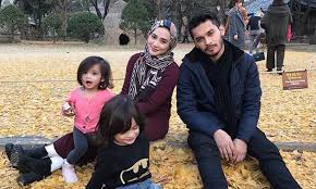 Aeril zafrel and wawa zainal. Aeril Zafrel Bina Badan Demi Wawa Zainal