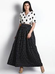 Black And White Crop Top And Skirt Set Pin On Inspo Moda