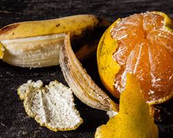 Ne Jetez Plus Jamais Les Peaux Des Fruits Peau De Banane Banana Alimentation