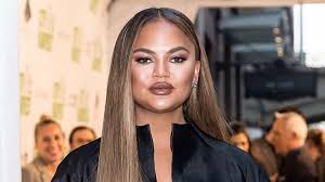 Sarah jessica parker, chrissy teigen, and jennifer lopez all just wore this face mask, and it's still on sale. Chrissy Teigen Says She S Been Sober For 4 Weeks Abc News