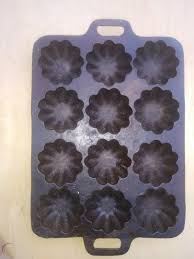 Cast iron muffin pan vintage. Vintage Cast Iron Turks Head Muffin Pan Wagner 1903739416