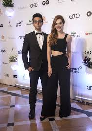 Talvez isso leve um tempo talvez quem sabe um dia aprendo a não mexer com o que não devo mais me perdi nessa canção sem olhar pra trás e. Sergio Malheiros Sophia Abrahao Sergio Malheiros And Sophia Abrahao Photos Zimbio