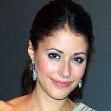 Amanda Crew