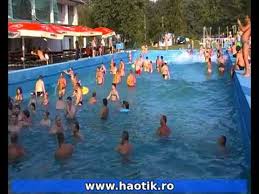 He played as a defender and midfielder for, among others, uta arad, vasas sc, honvéd and hungary. Strandul Cu Valuri Oradea Baie 1 Mai Youtube