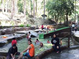 Teluk bahang merupakan sebuah pekan pantai terakhir terletak di pantai pulau pinang, malaysia, terletak 5 km dari batu feringgi. Kejernihan Air Taman Rimba Teluk Bahang Penang Blog Sihatimerahjambu