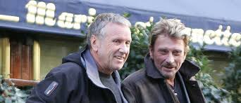 Une semaine après, sa famille et ses amis se sont réunis ce 30 avril pour lui rendre un dernier hommage dans l'église de. Obseques De Johnny Hallyday Yves Renier Ami Proche Du Chanteur Balance Sur Les Pleureuses Presentes A L Eglise