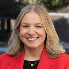 Cassie Walker's Instagram, Twitter & Facebook