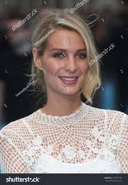 18 Olivia Newman Young Royalty-Free Images, Stock Photos & Pictures