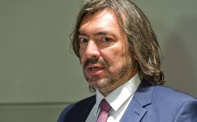 Este pentru prima dată în lume când un spital mic, sub 300 de paturi, reuşeşte o astfel de performanţă, se subliniază în comunicatul de presă. Transplant De Plamani Paula Rusu