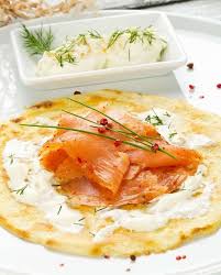 Crepes De Saumon Fume Pour 4 Personnes Recettes Elle A Table Recette Recettes De Cuisine Recette Crepes Salees Crepe Au Saumon